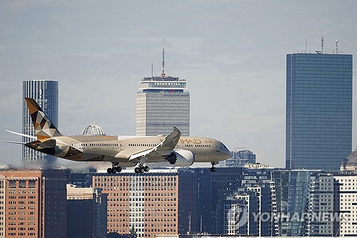 에티하드 항공의 보잉 787-9 드림라이너. [EPA=연합뉴스 자료사진]
